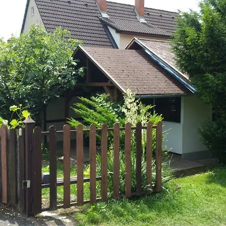 Privat Bungalo 5 Perc Setara A Molotol Ferienhaus *